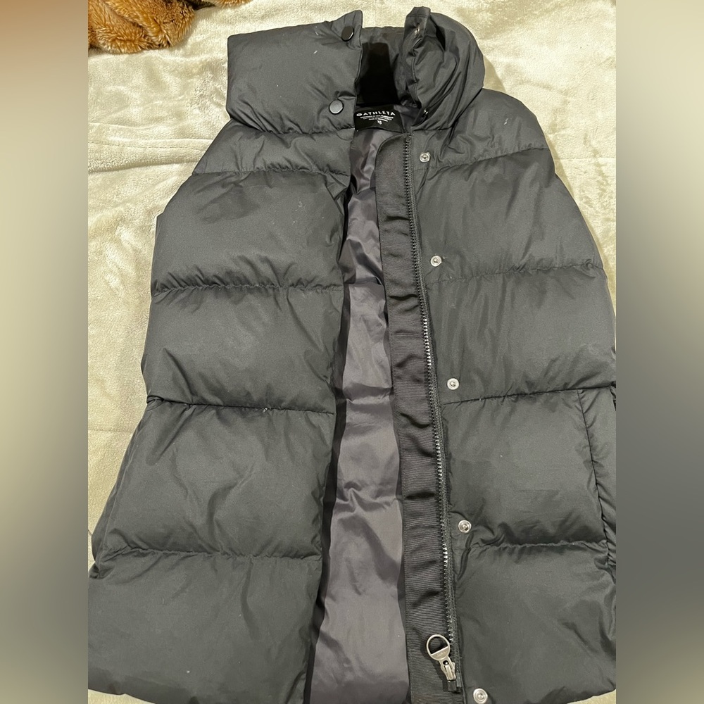 Athleta women’s downtown puffer vest